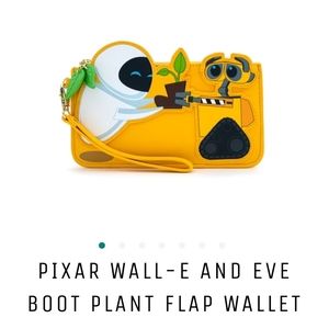 NWOT Loungefly Disney/ Pixar Wall-E Clutch